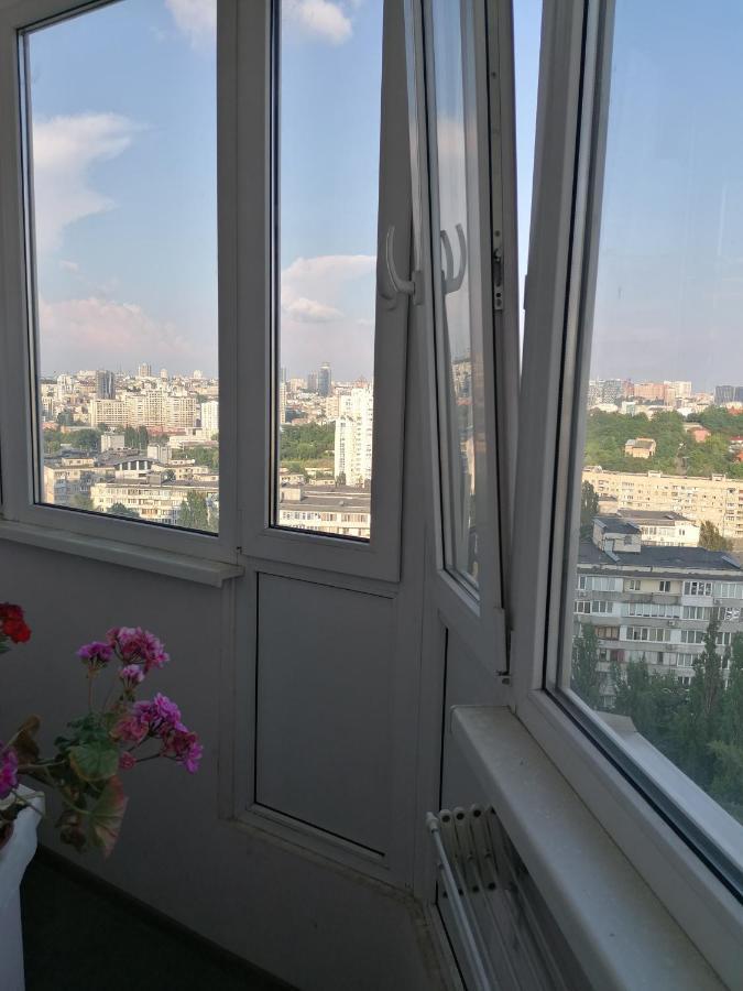 Уютная Студио Возле Жд Вокзала Kiev Buitenkant foto